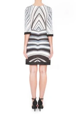 Ana Alcazar Grafische Jurk Gluesty -JurkChic Verkoop 3a09b28ca3dc1c5fdbeaebba7b2600b4.045810 2337 2