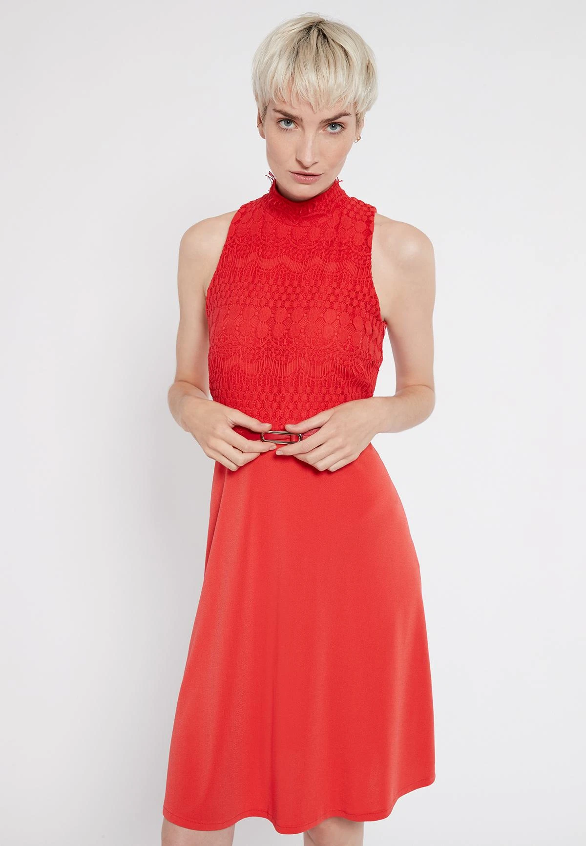 Ana Alcazar Mix Jurk Sanobea Rood 4 Ana Alcazar Mix Jurk Sanobea Rood - Afbeelding 2