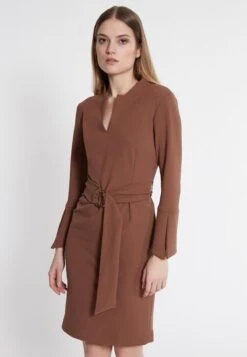 Ana Alcazar Strakke Jurk Vafewis Bruin -JurkChic Verkoop ana alcazar 047372 2797 800 3