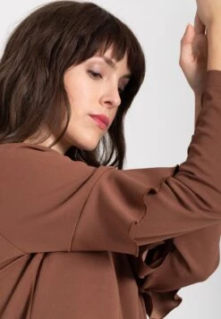 Ana Alcazar Volant Jurk Waisea Bruin 12 Ana Alcazar Volant Jurk Waisea Bruin -JurkChic Verkoop ana alcazar 047500 2828 8505