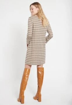 Ana Alcazar Houndstooth Jurk Beipy 11 Ana Alcazar Houndstooth Jurk Beipy -JurkChic Verkoop ana alcazar 048126 2979 8004