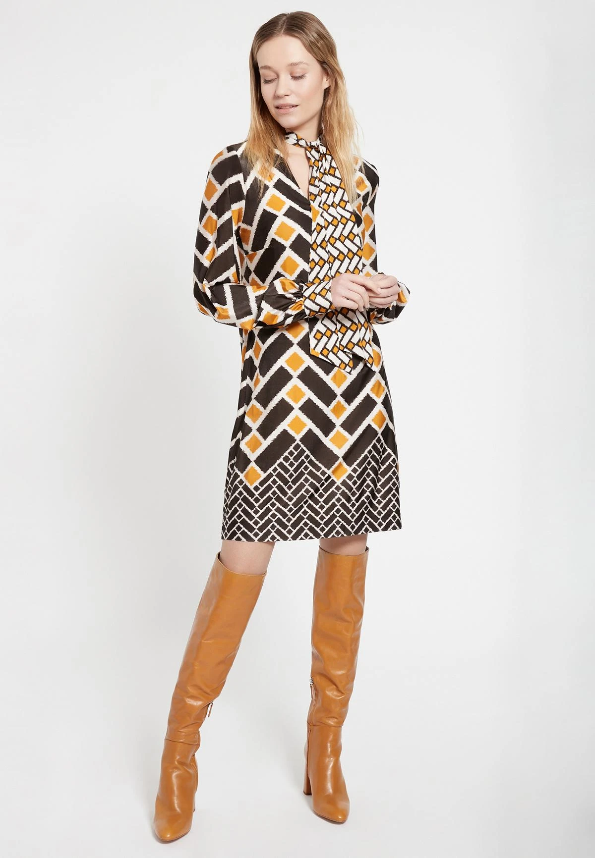 Ana Alcazar Sjaal Jurk Betmi 3 Ana Alcazar Sjaal Jurk Betmi