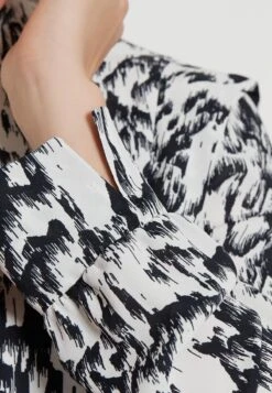 Ana Alcazar Getailleerde Jurk Edoska 12 Ana Alcazar Getailleerde Jurk Edoska -JurkChic Verkoop ana alcazar 048588 3112 7005