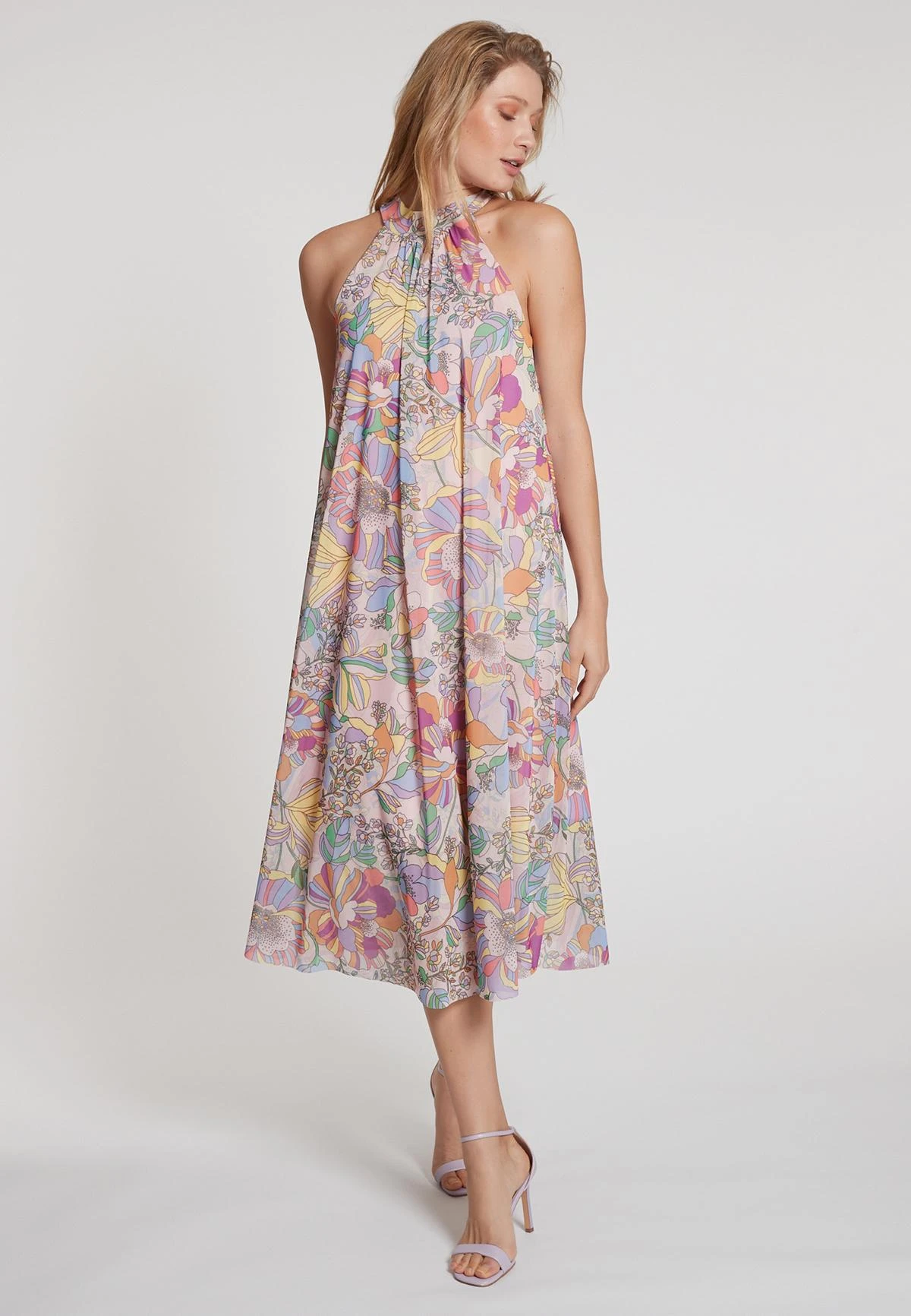 Ana Alcazar Neckholder Jurk Geoforis 3 Ana Alcazar Neckholder Jurk Geoforis